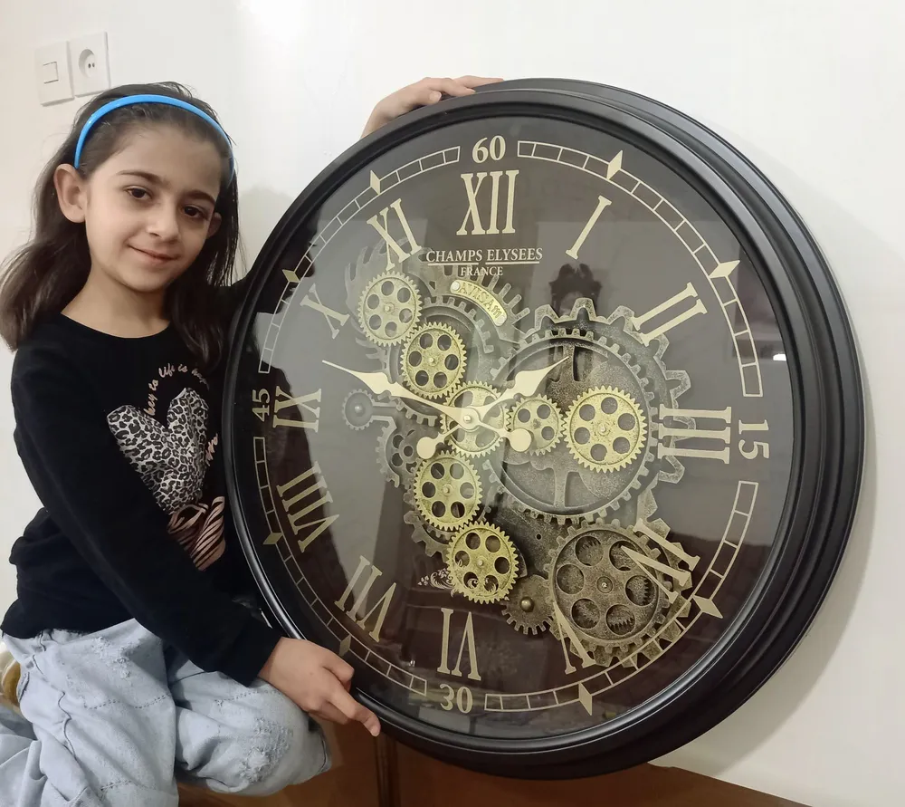 ساعت دیواری بزرگ